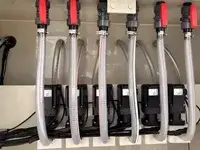 Llenadora de líquidos con bomba de engranajes